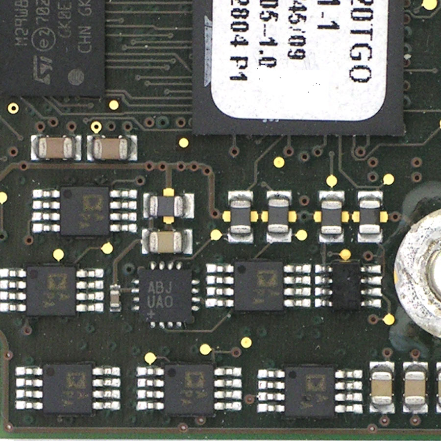 Embedded System: Leiterplatte mit zwei Prozessoren