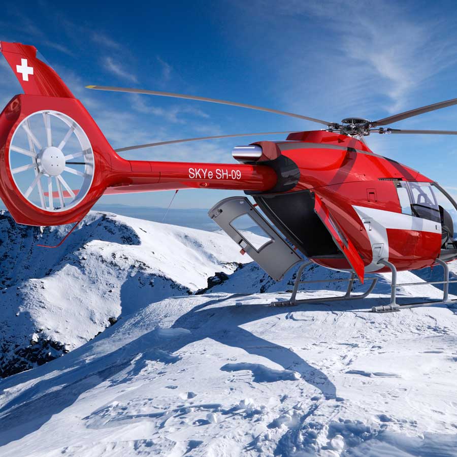 Helikopter auf Schneegipfel